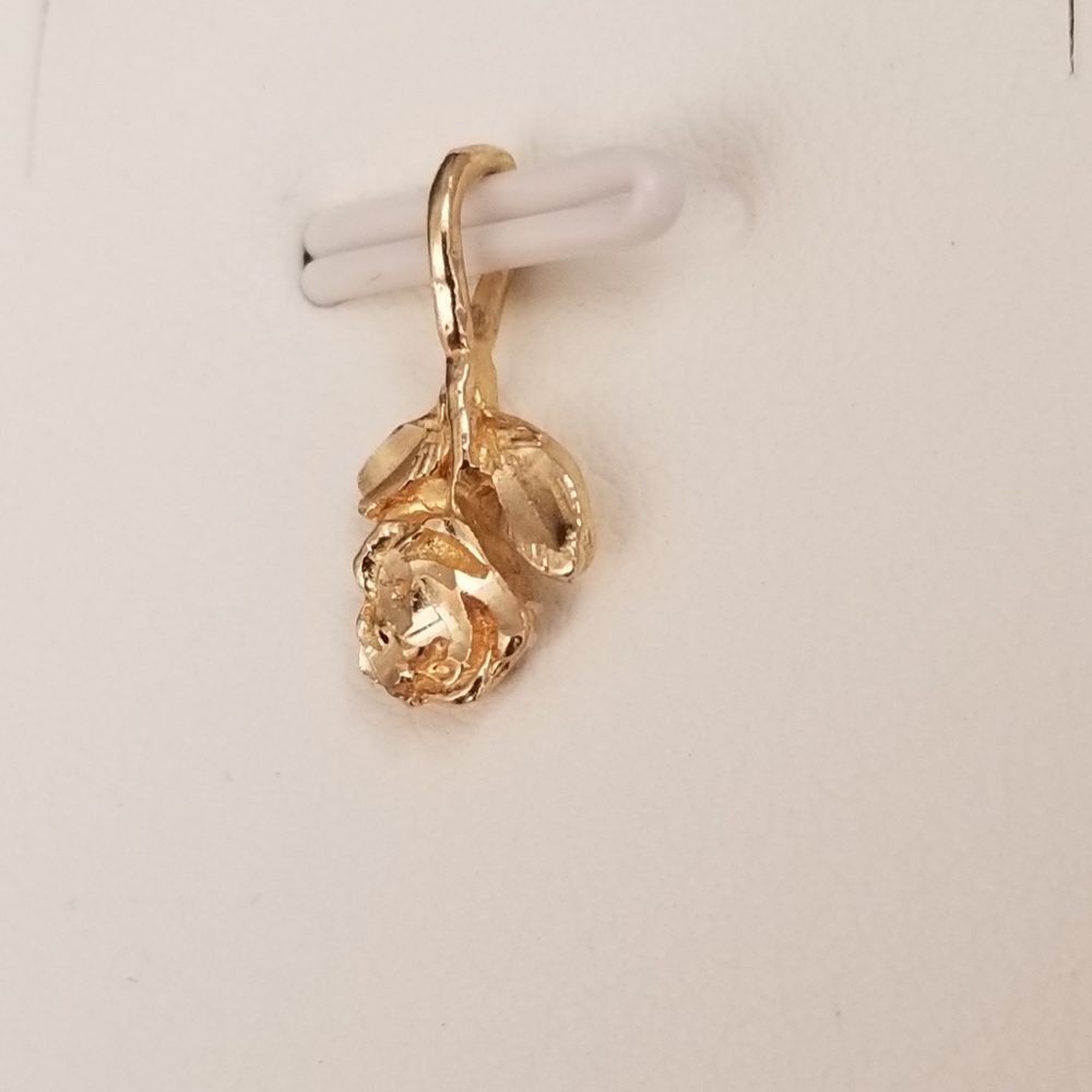 14K Gold Rose Pendant
